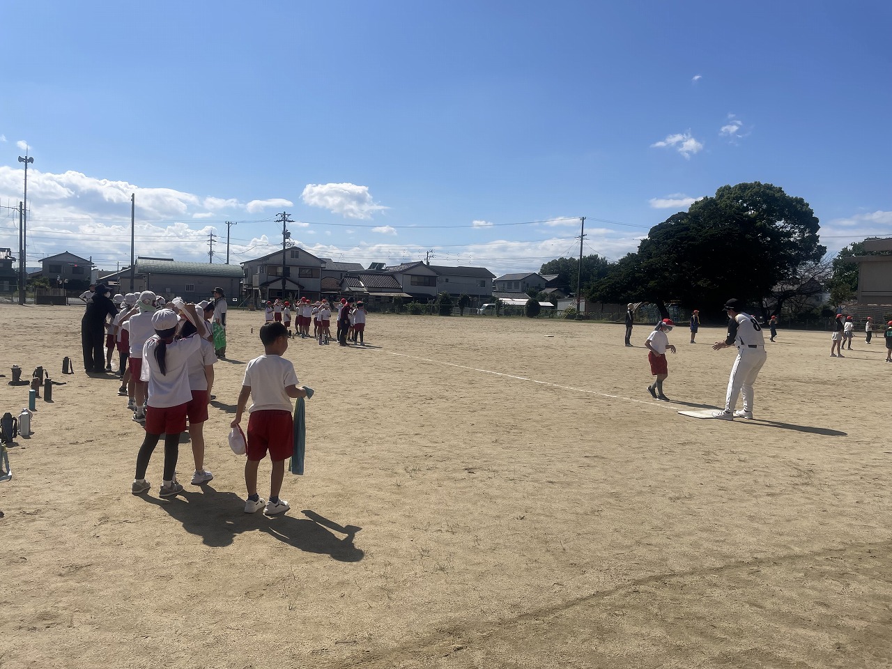 明和町立斎宮小学校 4年生　グランドソフトボール体験　10/10（木）