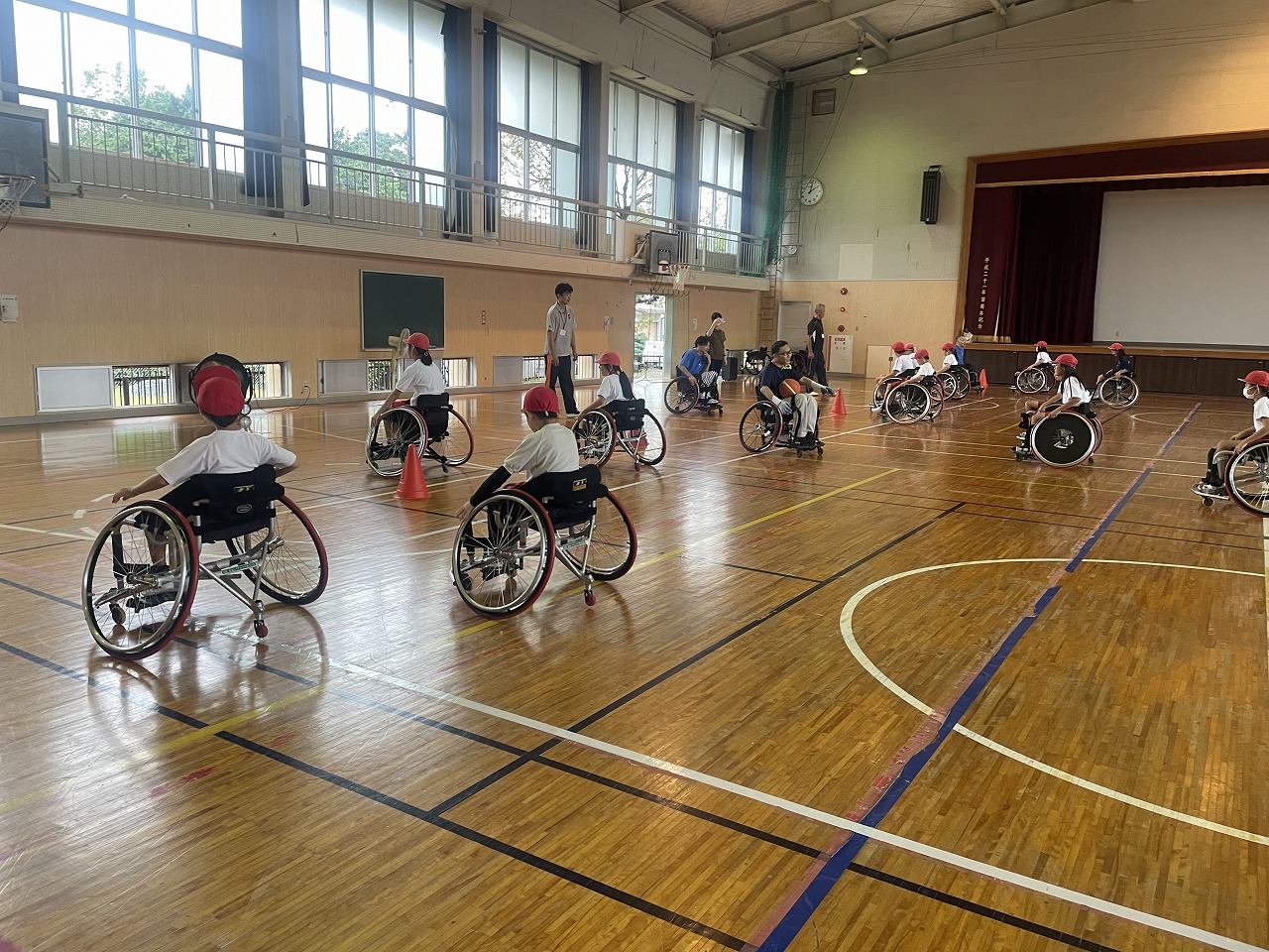 明和町立斎宮小学校 4年生　車いすツインバスケットボール体験　10/4（金）