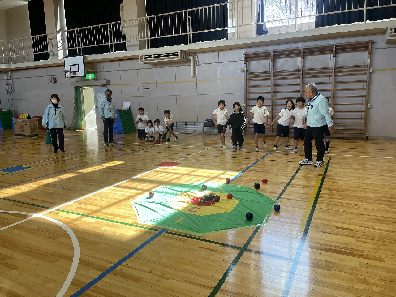 玉城町立外城田小学校 3年生　ボッチャ体験　11/21（木）