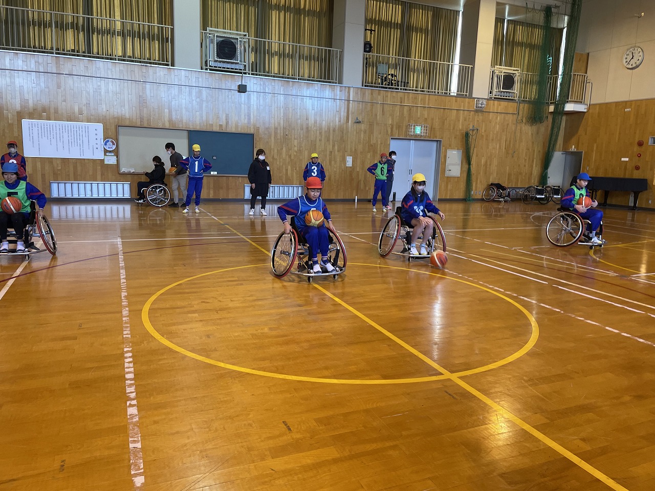 鈴鹿市立合川小学校 6年生　福祉体験学習（車いすバスケットボール体験）　1/30（木）